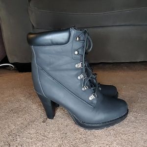 Dream Paris black boots size 10 women's